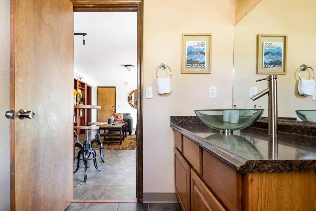 Private Hot Tub Overlooking Pikes Peak Woodland Park Exterior photo